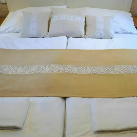 Hostel Sir Toby's Midtown *