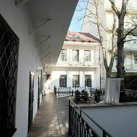 Hostel Sir Toby's Midtown *