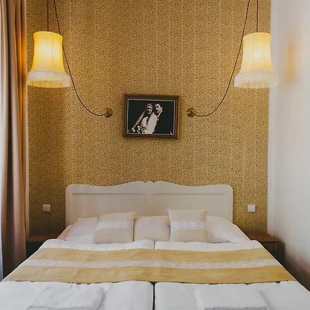 Hostel Sir Toby's Midtown *