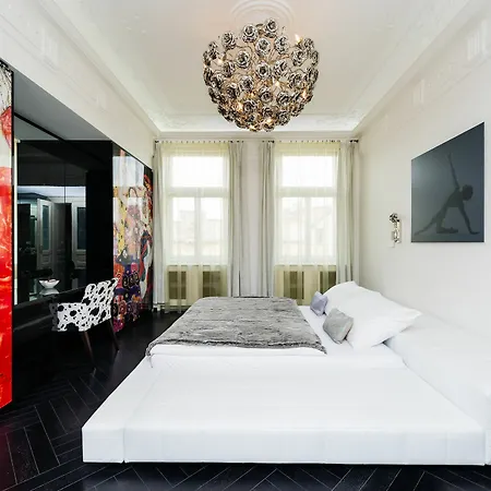 Empirent Gold Street *