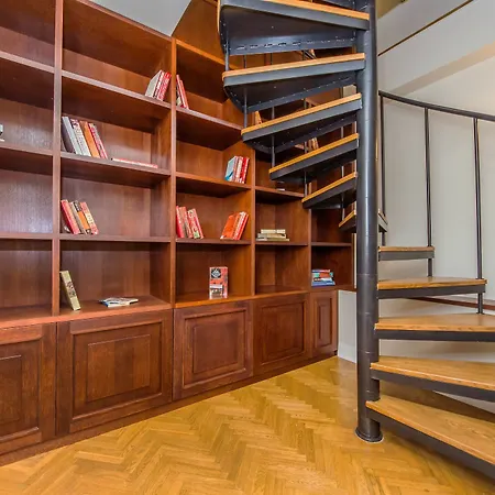 Apartment Manesova No.5