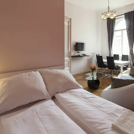 Capital Aparthotel 3*