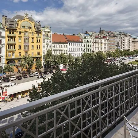 Capital Aparthotel 3*
