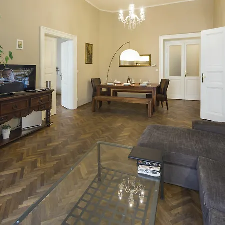 Old Town Square - Dlouha Apartment Prague