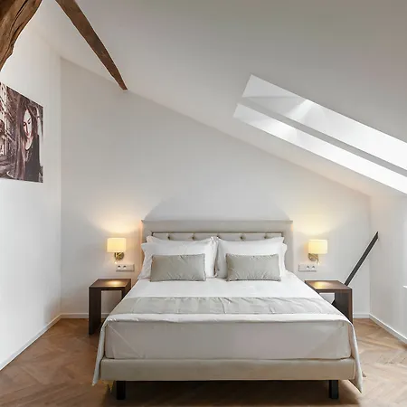 Limehome Halkova Aparthotel 4*