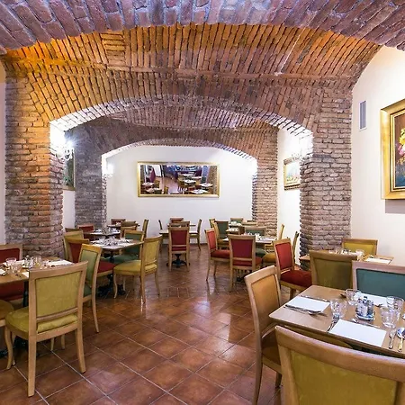 Hotel Caruso Old Town 4*