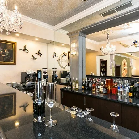 Hotel Caruso Old Town 4*