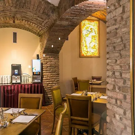 Hotel Caruso Old Town 4*