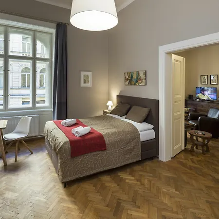 Old Town Square - Dlouha Apartment