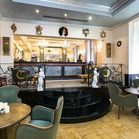 Hotel Caruso Old Town