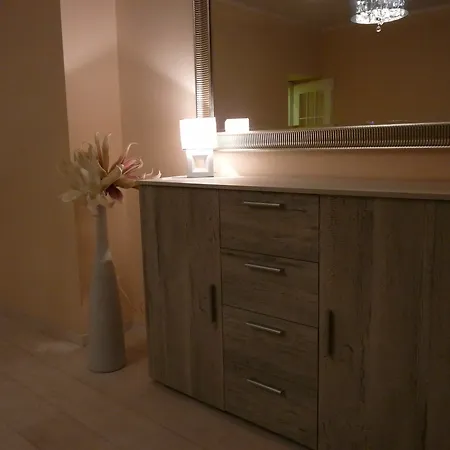 Homeroomsprague Apartment