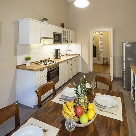 Old Town Square - Dlouha Apartment *