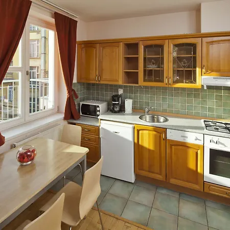 Capital Aparthotel 3*