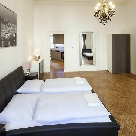 Capital Aparthotel 3*
