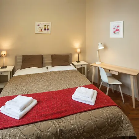 Old Town Square - Dlouha Apartment *