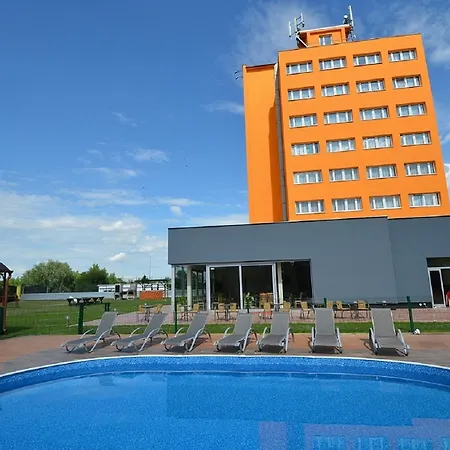 Aura Design & Garden Pool Hotel Prague