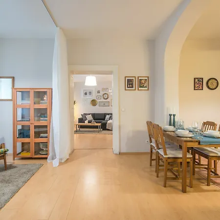 Apartment Rybna 2 *