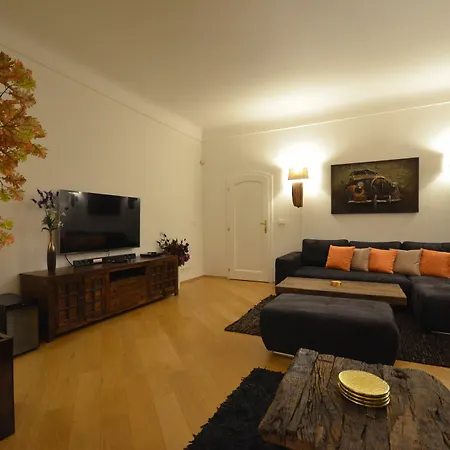 Attic Hroznova - Charles Bridge Apartment Prague