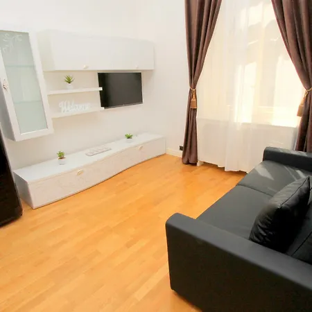 Luxury Krocinova * Prague