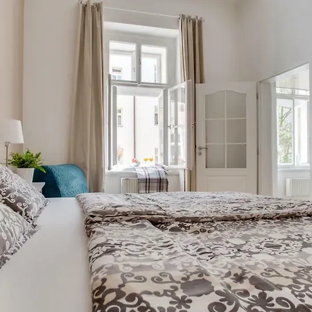 Apartment Jt's Jecna Str. *