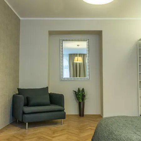 Exclusive 3 Bedroom Top-notch Flat, Great Location *