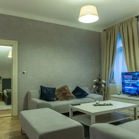 Apartment Exclusive 3 Bedroom Top-notch Flat, Great Location Prague