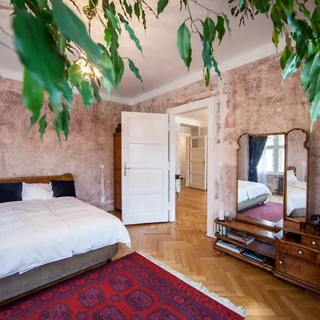 Authentic Art Apartment Prague