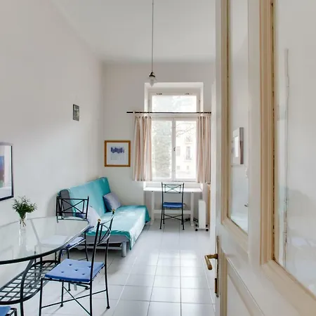 Apartment By Namesti Miru *