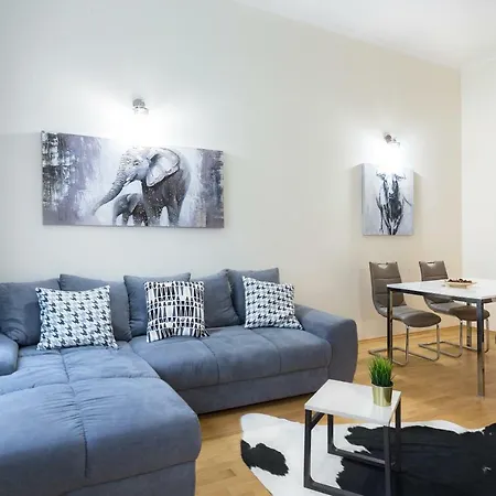 In Rumunska 355/9 Apartment