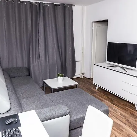 Family House With Parking Holiday home Prague