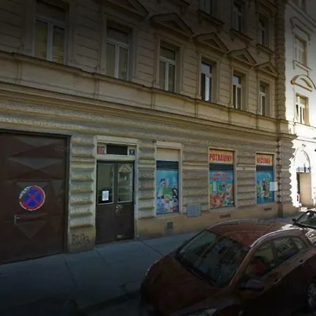 Flat 18 Minutes From Vaclavske Namesti * Praga