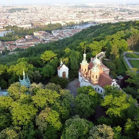 Flat 18 Minutes From Vaclavske Namesti * Praga