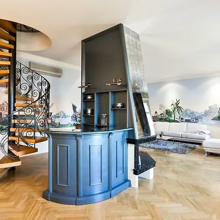 Panoramic Loft Apartment