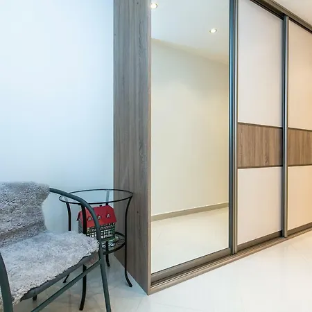Garden Towers Apartment *