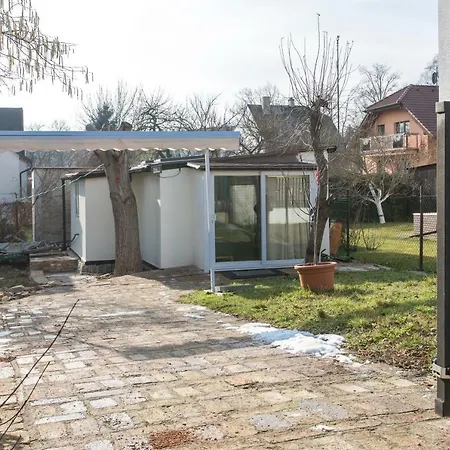 Small House With Parking Feriehus