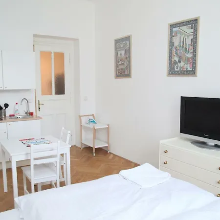 Charming Flats In Vinohrady | Praguestars Apartment