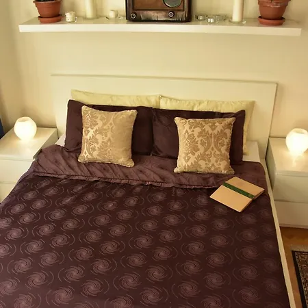Apartment Victoria Design Stays - Apartment Slavojova *