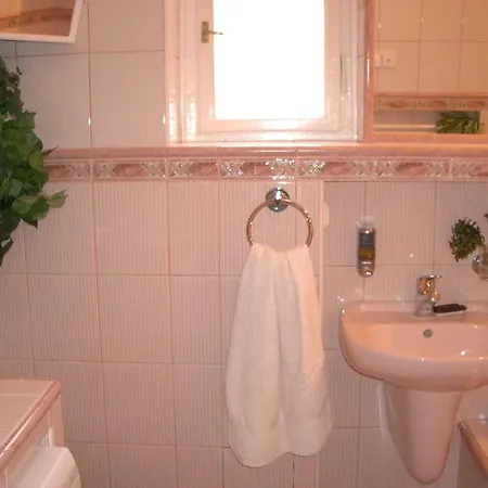 Apartment Ladaroom