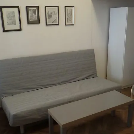 Jackie Apartment