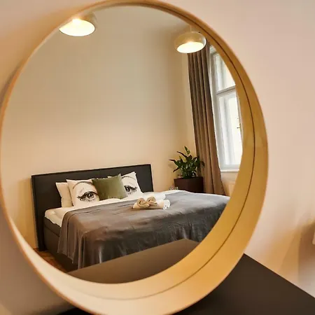 Apartment Royal Route Lesser Town *