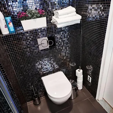 Royal Route Lesser Town Apartment *