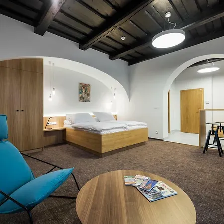 Fancy By Castle Apartment *