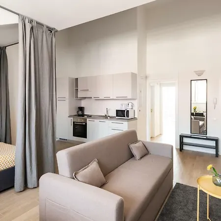 Wenzigova Apartment *