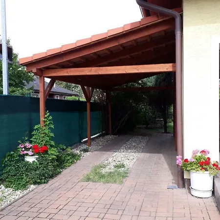 Apartman V Zahrade Apartment *