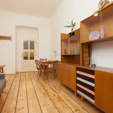 Art Nouveau Meets Mid-century Modern. *
