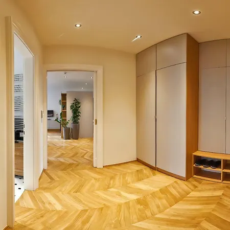 Palace Dlouha - Old Town Apartment