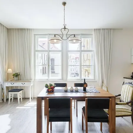 Stylish, Light-filled In The Historic Center Apartment *