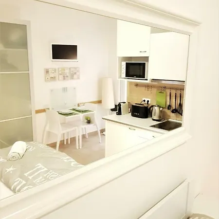Apartment Cozy With Parking Near Center