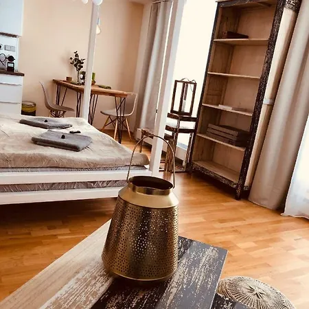 Moskevska With Terrace & Great Location Near The Centre Apartment Prague