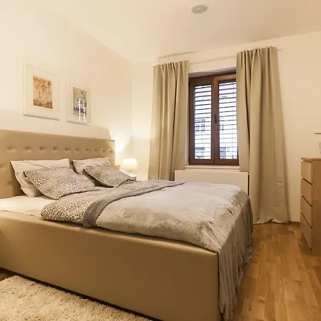 Expat House * Prague